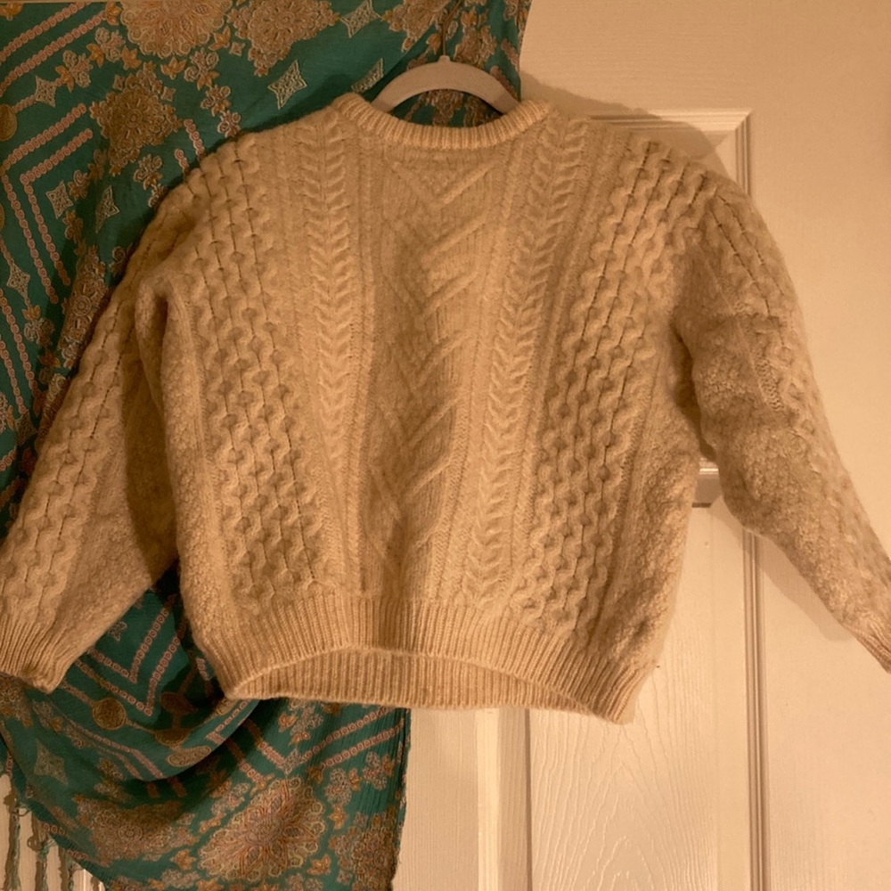Vintage James Pringle Scottish wool sweater. Kid’s extra large.